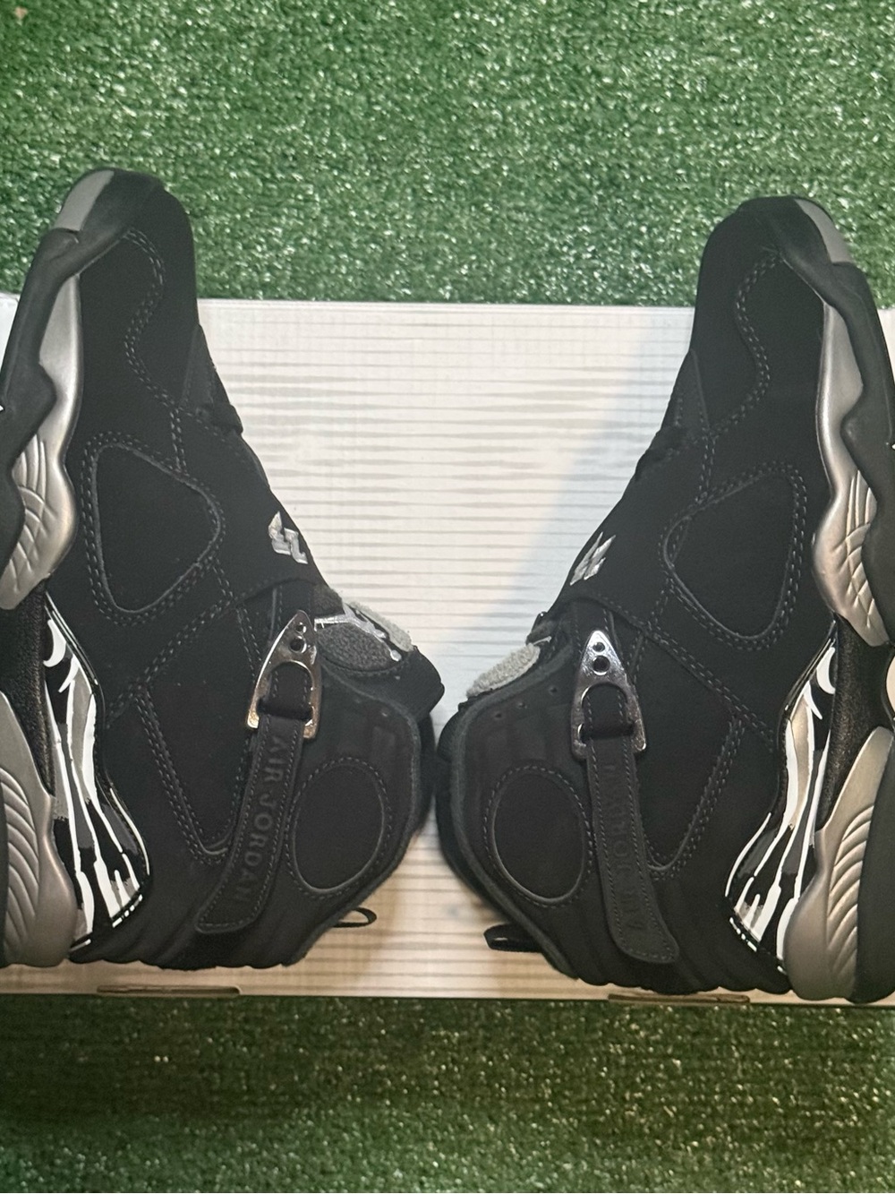 Jordan 8 Retro Chrome 2026